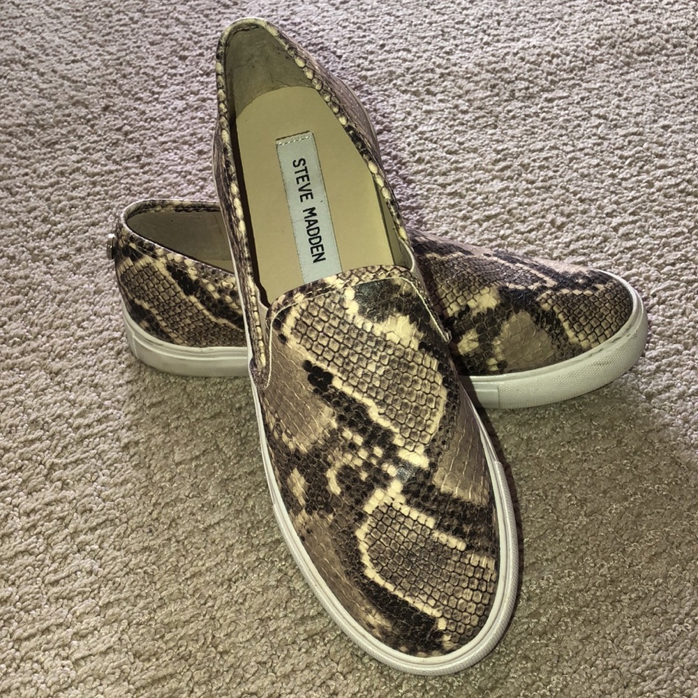 Steve Madden slip on snake skin sneaker loafer